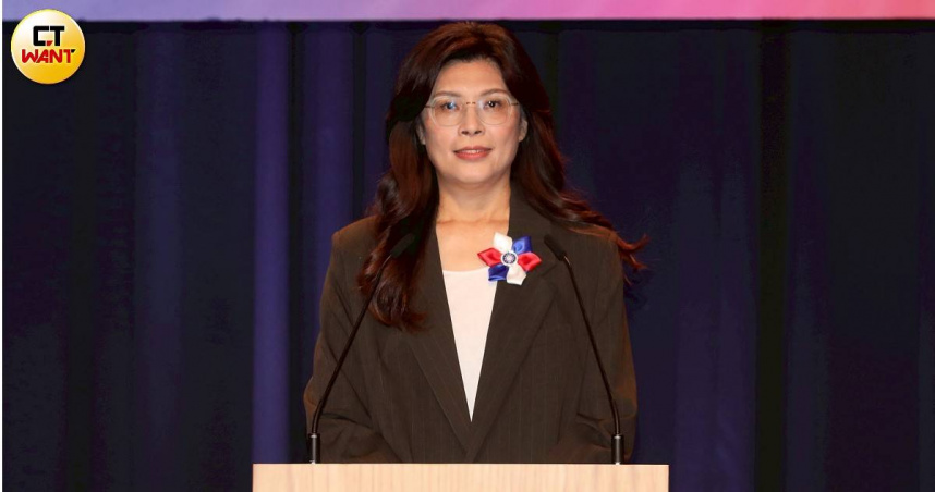 國民黨主席改選倒數6天，候選人鄭麗文陷「反罷領車馬費」與「網軍爭議」等指控。（圖／黃耀徵攝）