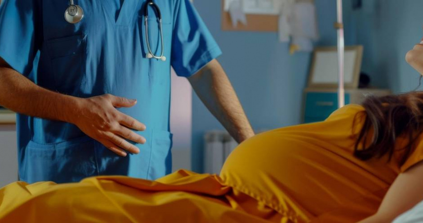 產婦在分娩過程中遭遇大量醫學生圍觀，身心備受壓力。（示意圖／Pixabay）