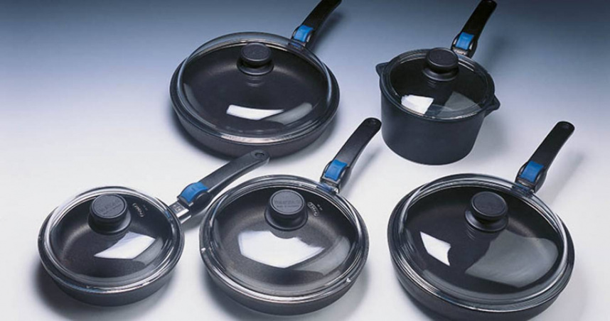 近期台北市一名清潔隊員因擅拿回收鍋具被控涉犯《貪污治罪條例》。圖非當事鍋具。（圖／報系資料照）