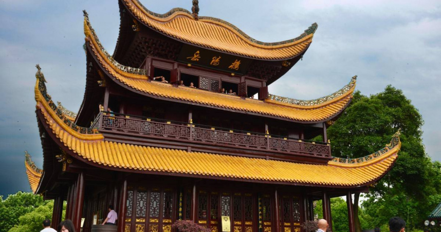 北宋名臣范仲淹《岳陽樓記》中的岳陽樓今日最新模樣。（圖／吳德亮攝影）