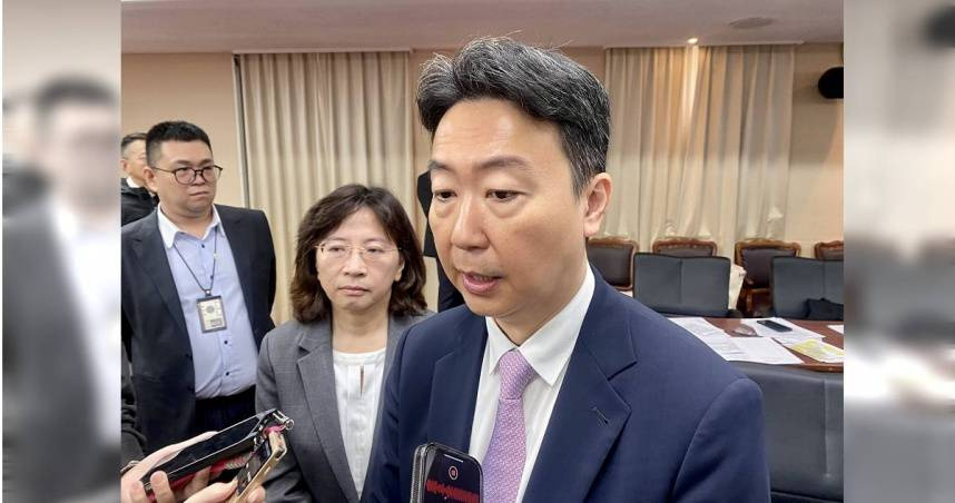 交通部長陳世凱回應蔣萬安提出的松山機場遷建構想，指出北市府2023年公文曾表達尊重中央既定規畫，呼籲市府先與相關部會進行專業討論，再評估遷建可行性。（圖／報系資料照）