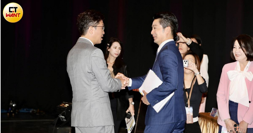 蔣萬安表示，市府早在112年就以公文向行政院表達松機遷移立場。（圖／方萬民攝）