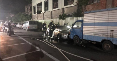 火燒車原因曝光! 女疑遭詐騙欠債 燒炭輕生成焦屍