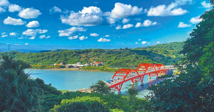 淡水河是北台灣重要河川之一，水利署擬推「透明淡水河」，環境部長彭啓明表示，期盼與巴黎塞納河一樣能游泳。（圖／中國時報鄧博仁攝）