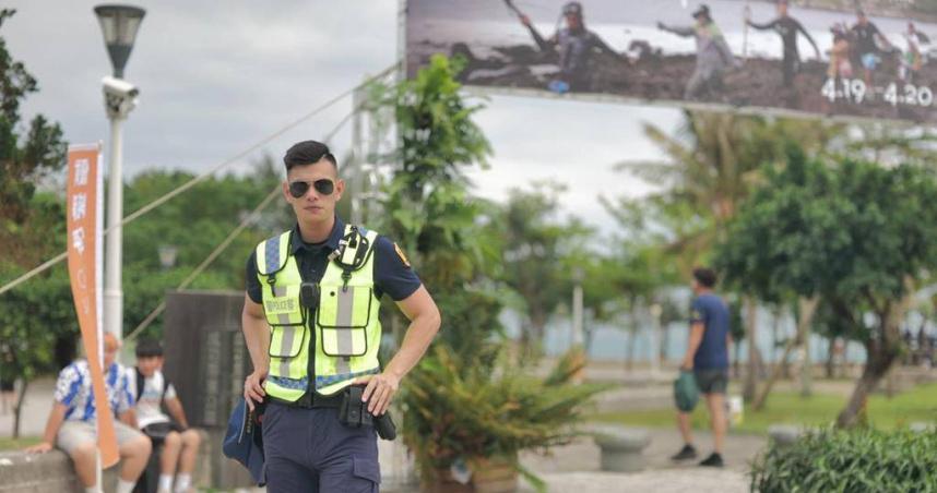 警界男神吳念橋在台東慢食節活動現場宣導交通安全，吸引大批粉絲合照。（圖／成功警分局提供）