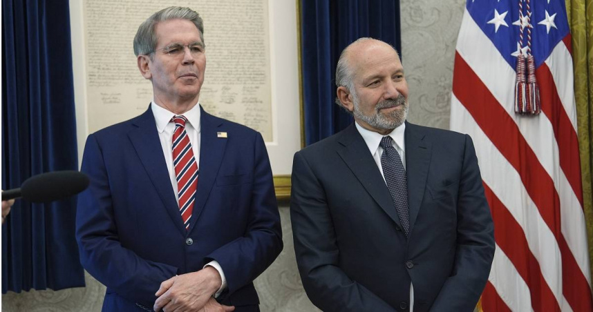 由左至右為：美國財政部長貝森特（Scott Bessent）、美國商務部長盧特尼克（Howard Lutnick）。（圖／達志／美聯社）