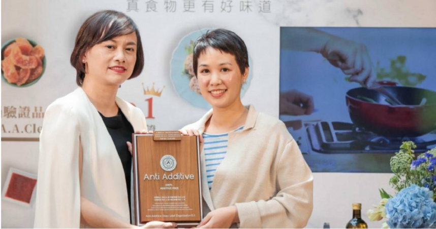永豐餘集團大公主何奕佳(右)首度入列永豐銀董事行列,備受外界關注。(圖/CTWANT資料照)
