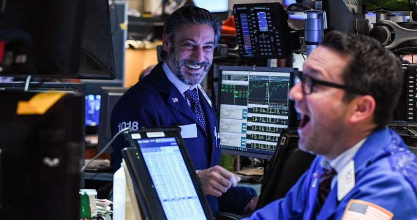 美股標普500與納斯達克指數24日繼續創下新高。（圖／新華社）