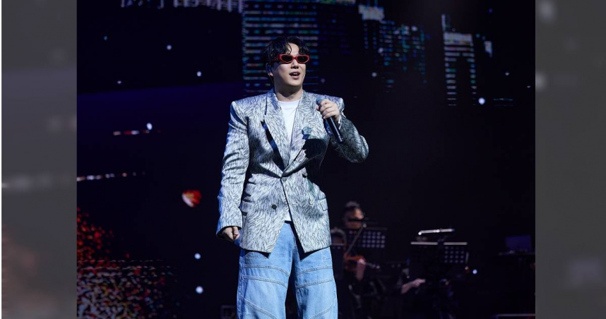 「金曲歌王」蕭煌奇8月將首度在美西開唱。（圖／華納音樂提供）