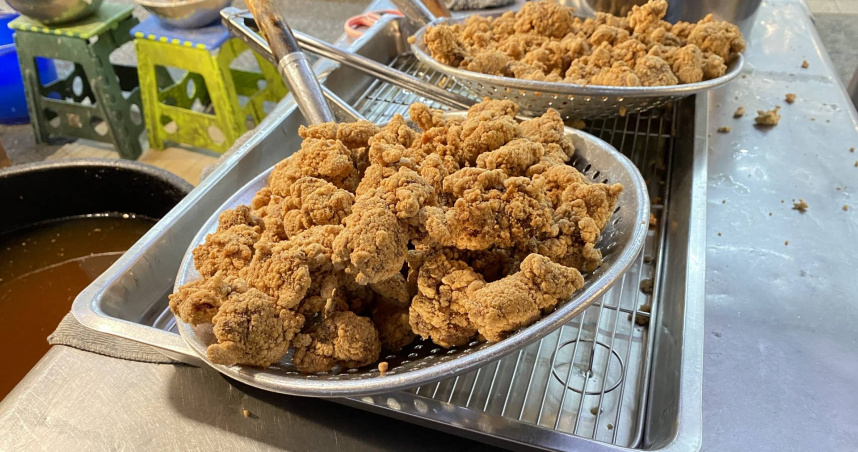 男子從小就常吃炸物，加上家族病史、現在有抽菸習慣，導致他在26歲就出現心肌梗塞。圖僅示意，與本文無關。（示意圖／翻攝自photoAC）