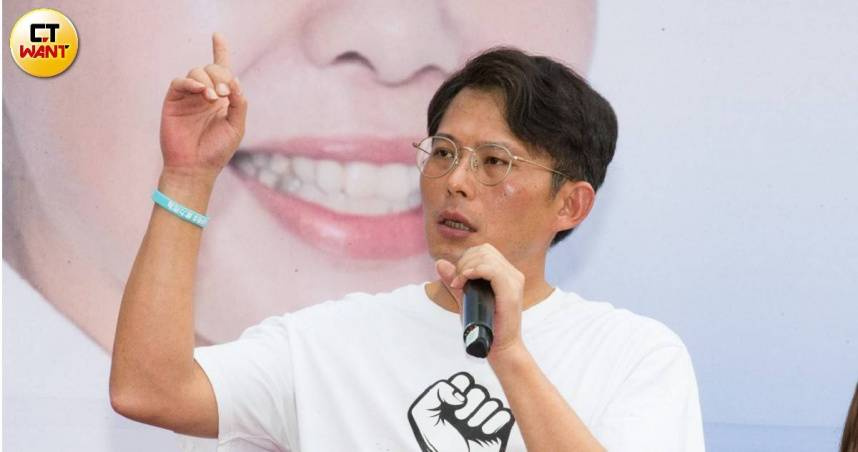 民眾黨主席黃國昌15日指出，面對能源政策要務實理性科學，這才是解決問題的正確態度。（圖／黃耀徵攝）