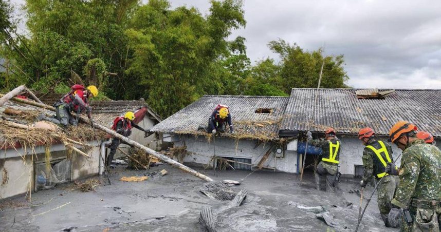 佛祖街46巷堪查開挖搜尋任務。（圖／新北市消防局提供）