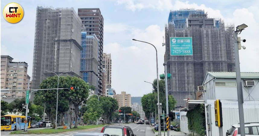 房仲統計實價資料，北士科周邊房價僅石牌站「一站獨漲」，其餘皆處持平或跌勢。圖為文林北路。（圖／林榮芳攝）