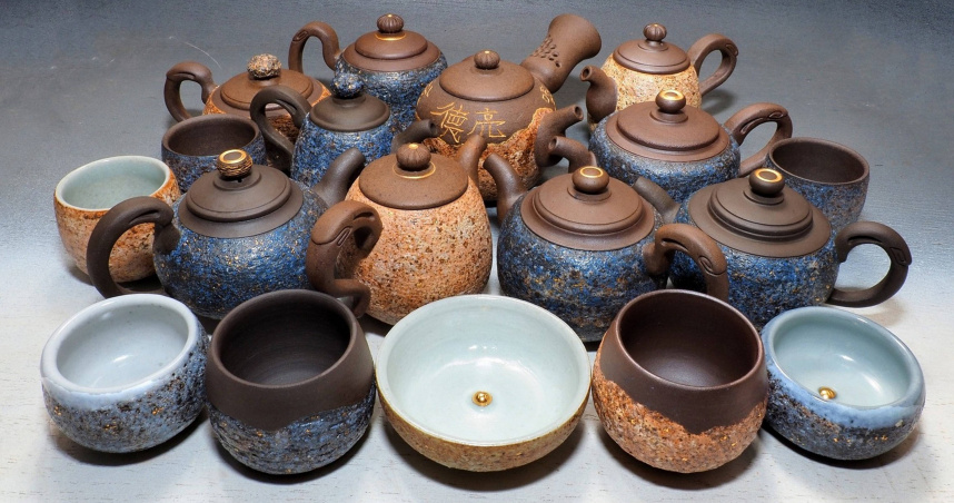 葉樺洋沉寂多年帶來的茶器新作。（圖／吳德亮攝）