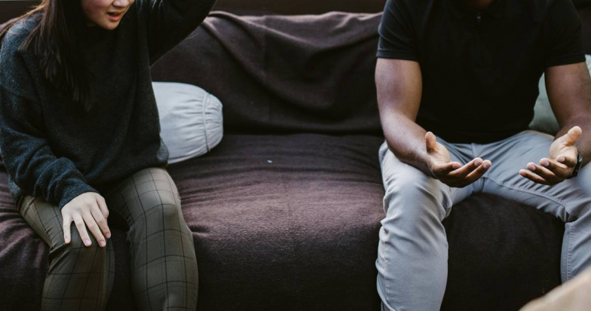 網友表示兩人交往多年，父親走了男友才有意結婚，原因讓她氣炸。（示意圖／Pexels）