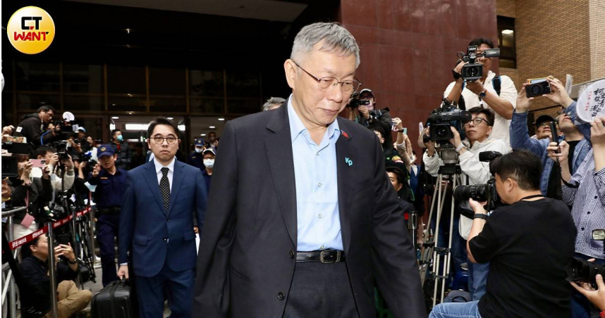 民眾黨創黨主席柯文哲涉京華城及政治獻金案一審遭判17年、褫奪公權6年。（圖／方萬民攝）