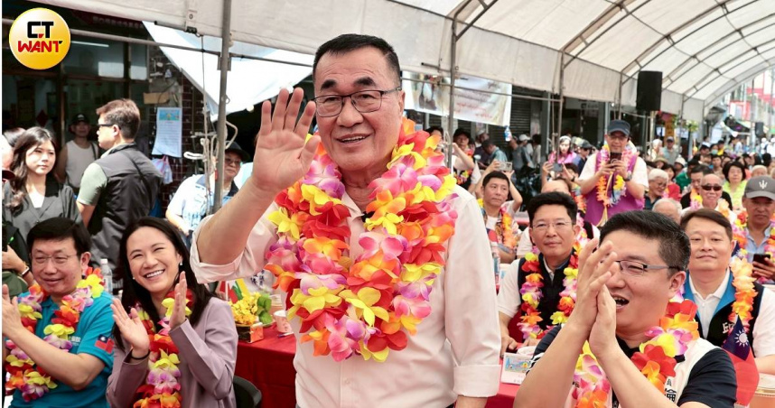 國民黨新北市長擬參選人李四川表示，藍白整合預計4月底前將有結果。（圖／黃耀徵攝）