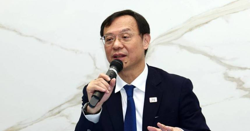 衛福部長石崇良說明美國加工用馬鈴薯進口規範，強調制度採多重檢疫與查驗機制，問題產品須剔除或退運，確保食安無虞。（圖／報系資料照）