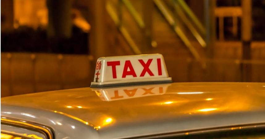一名計程車司機在工作期間，因聯繫不上平日關係密切的同行，察覺異常後果斷報警。（示意圖／Pixabay）