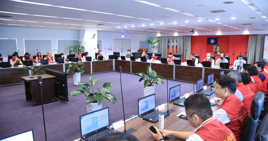 台中市政府災害應變中心召開防颱整備會議。（圖／取自台中市政府網站）