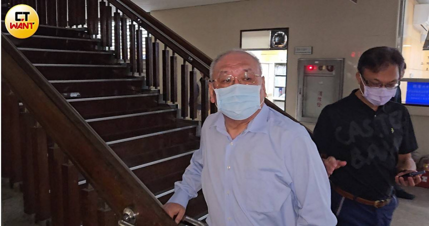 錢櫃女員工墜樓案「是小事」　死者律師酸練台生貴人多忘事