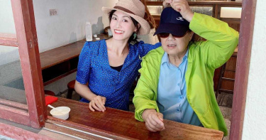 腳才剛踏進!計程車秒開走「奶奶後跟捲進輪下」 前主播目睹一切崩潰