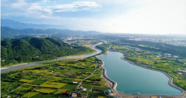 打卡魔人發現 台灣就有《天氣之子》真實場景 玻璃棧道、環湖自行車道都在北台灣