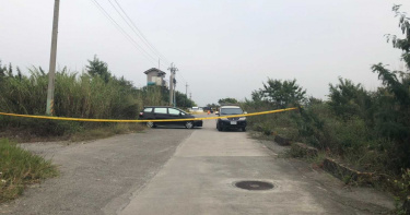 高屏溪岸旁一家4口車內引廢氣輕生 警搜尋遺書查尋短原因