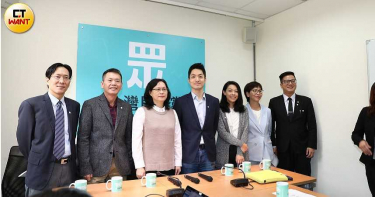 推「18歲公民權」遭批作秀 民眾黨反嗆范雲:去看選舉公報