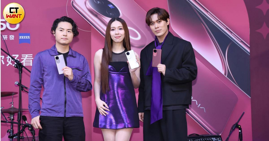 告五人擔任手機品牌代言人。（圖／焦正德攝）