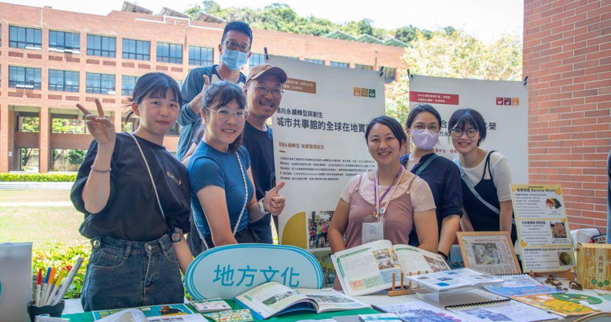 中山大學第三屆「中山零廢棄永續市集」回收流通總計153.6公斤物資，另有47.71公斤愛心義賣品，由環安中心銷售後全數捐贈中山學生急難救助基金。（圖／丁治綱攝）