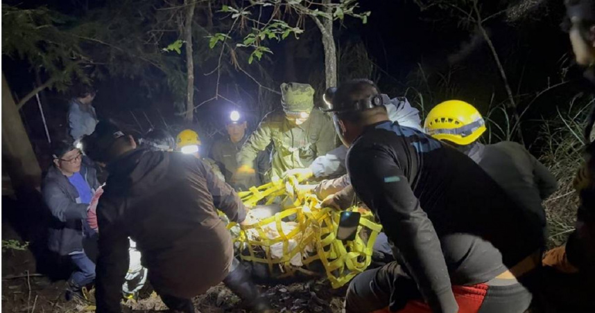 現場地形崎嶇陡峭，夜間救援不易。（圖／林業署提供／中國時報記者李京昇台中傳真）