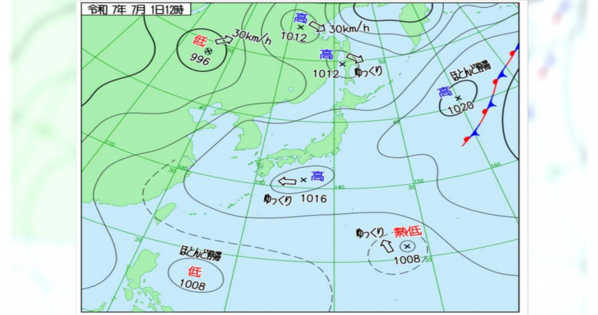 日本國土省氣象廳今天中午的天氣圖顯示，太平洋上的熱帶擾動99W（右下方紅字標示「熱低」處）已增強為熱帶性低氣壓。（圖／翻攝自日本氣象廳官網）