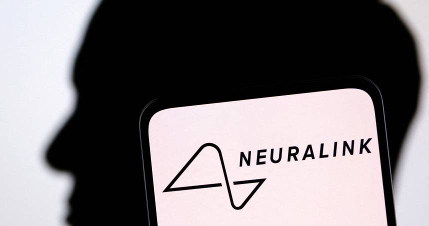 Neuralink週二宣布，目前全球已有12名患者使用其腦機介面晶片，累計時間超過2000天。（圖／達志／美聯社）