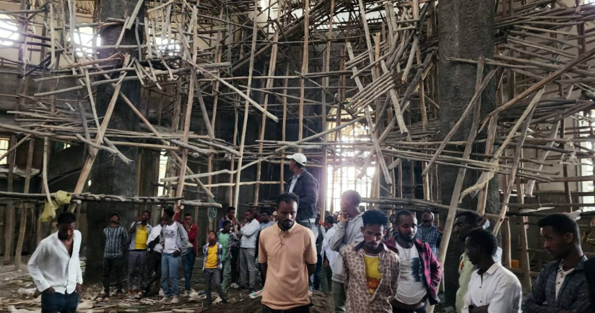 衣索比亞一座教堂發生棚架倒塌事故。（圖／達志／美聯社）