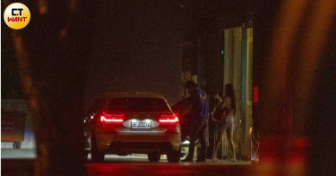 獨家/把陳時中當塑膠? 直擊台南酒店偷營業歡唱社交零距離