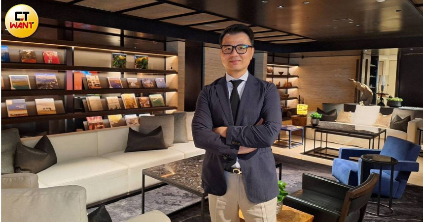 新聯陽副總邱俊陽表示，新聯陽行銷館占地500坪，斥資2億元裝潢，燈光美氣氛佳，就像是賣北市豪宅，消費者備受款待，為「華固譽誠」熱銷關鍵之一。（圖／林榮芳攝）