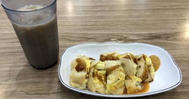 曾建銘指出，1杯500毫升的早餐店傳統奶茶，約含有35至55克糖，相當於7至11顆方糖。（示意圖／photoAC）