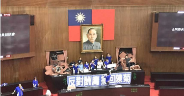 國民黨杯葛監院人事持續佔立院 藍綠隔空交火不停