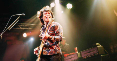 伍佰重返live house 籲歌迷配合防疫「戴口罩還是可以大合唱」