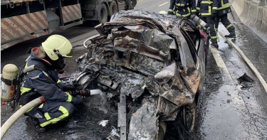 台中西濱火燒車釀2死1傷悲劇 阿姨緊抱外甥葬火窟令人鼻酸