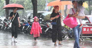 明起變天溫度溜滑梯 最多降6度越晚越容易下雨
