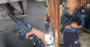 北市中正二分局員警日前獲報路邊疑似有槍，經確認後該把槍為玩具槍。（圖／翻攝畫面）