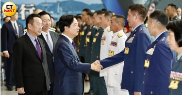 總統賴清德出席「113年上半年陸海空軍晉任將官勗勉典禮」。（圖／方萬民攝）