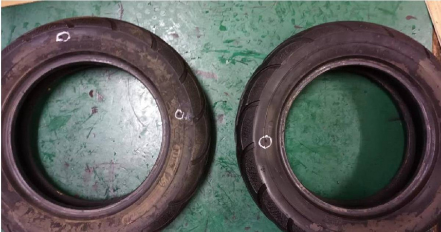 2025年3月10日澎湖縣／呂姓監造的機車輪胎有3個破洞（畫白圈處）。（圖／翻攝照片）