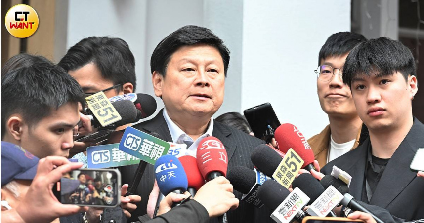 傅崐萁痛批賴總統及北檢，拿已經偵結完畢的舊案，再沒有司法管轄權之下，還用「違反商業會計法」的理由，對在野黨國會黨鞭大肆搜索，政治干預司法（圖／趙世勳攝）