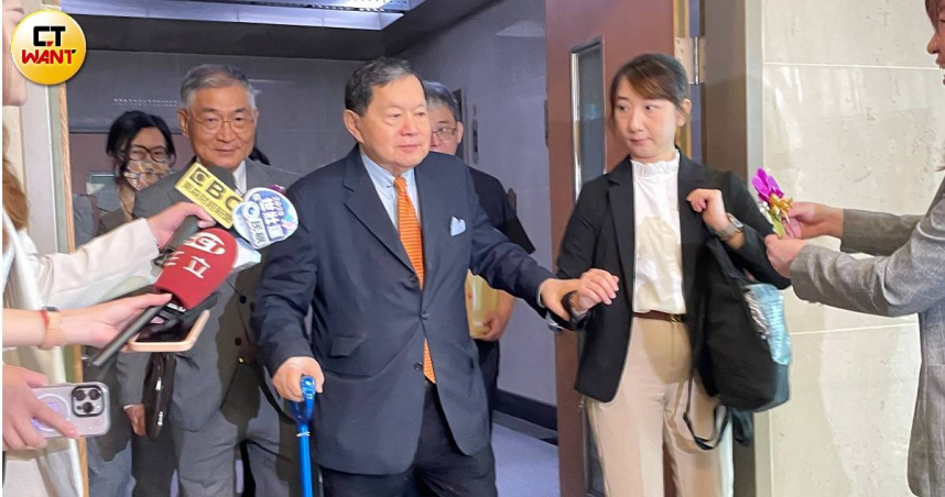 遠東集團董事長、遠東銀行副董事長徐旭東22日出席遠銀股東會。（圖／李蕙璇攝）