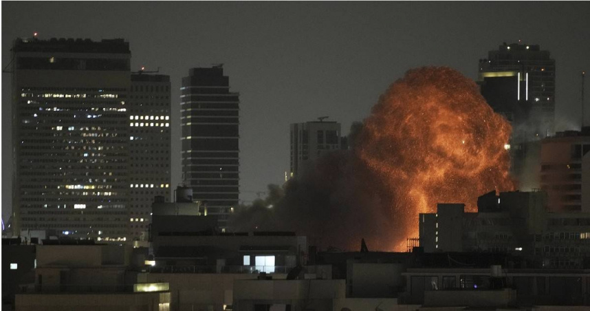 伊朗拒停火談判！稱未完成報復前不與以色列溝通，衝突恐擴大。（圖／達志／美聯社）