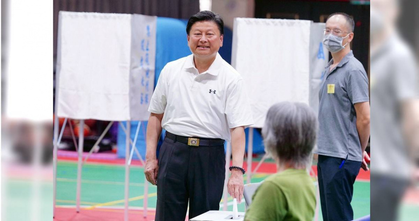 傅崐萁稍早已自行宣布挺過大罷免。（圖／翻攝自傅崐萁臉書）