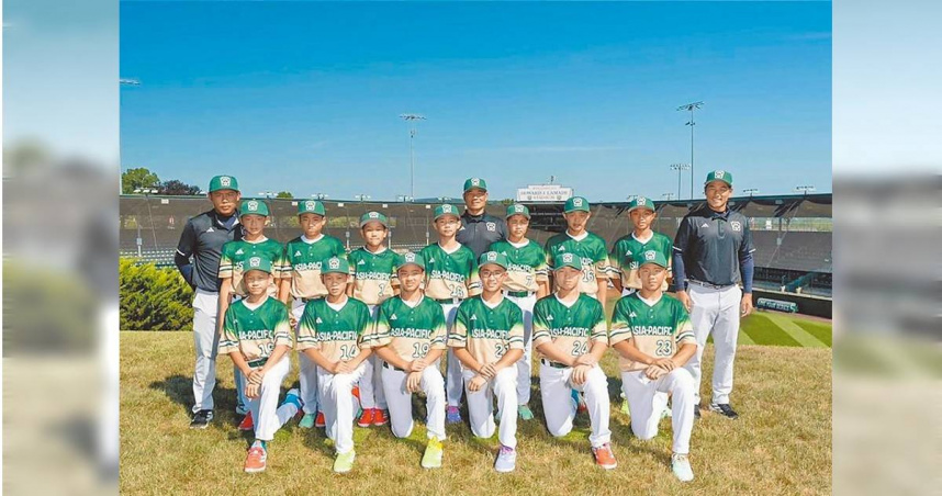 台北市東園國小少棒隊勇奪威廉波特世界少棒大賽總冠軍，少棒再度引發關注，不過民進黨台北市議員簡舒培指出，中央與北市府皆有輔助球隊等計畫，但北市僅止於學校球隊申請，而沒有任何社區棒球隊。（圖／台北市教育局提供／中國時報張珈瑄台北傳真）